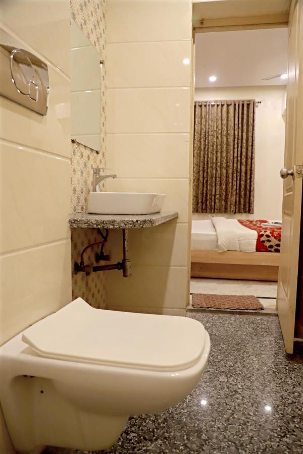 Hotel Klick International At "5 Min Walking " From New Delhi Railway Station Extérieur photo